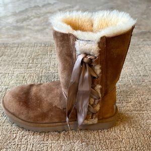 Size 6. UGG boots. Perfect for the winter.